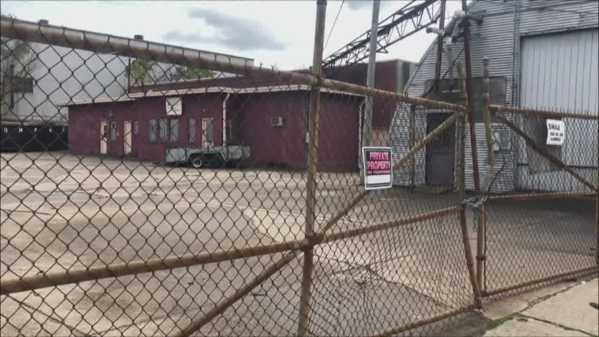 The lack of fresh produce and healthy options in West Louisville is leading a woman to turn an old, vacant building into a grocery store.
