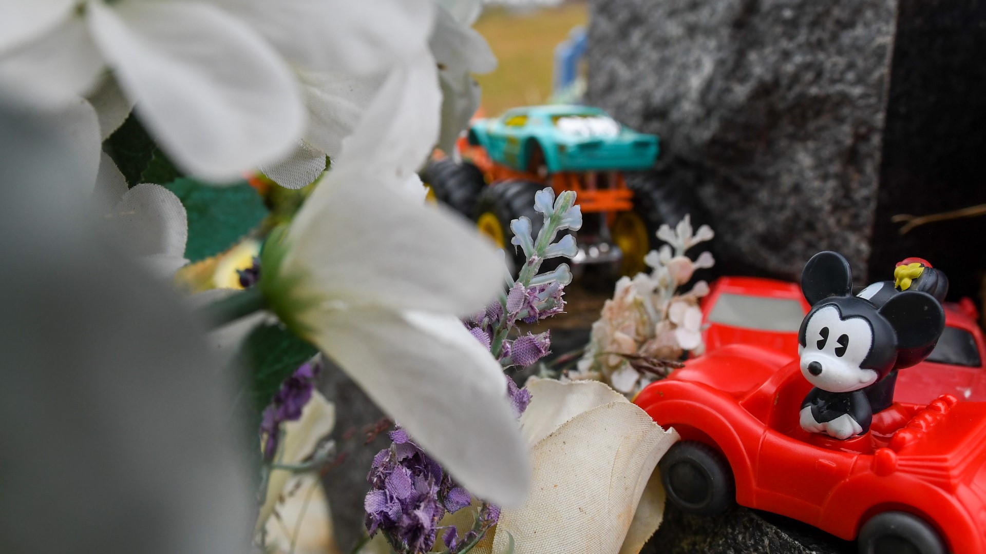 Unnamed boy found in suitcase in Indiana laid to rest in Salem