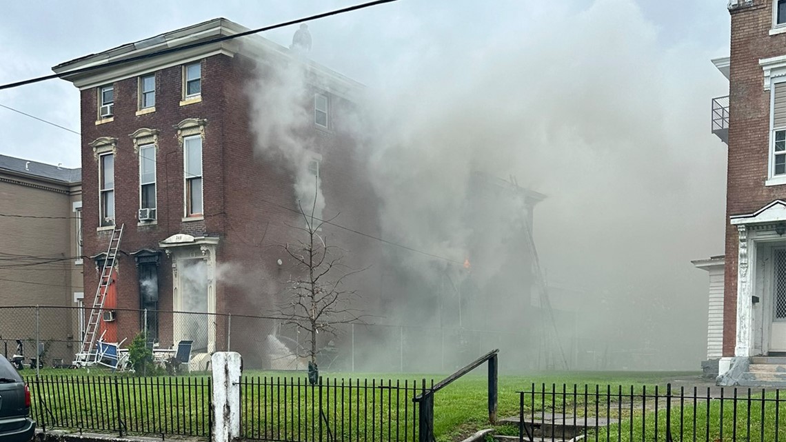 3 firefighters injured battling apartment fire in Louisville | whas11.com