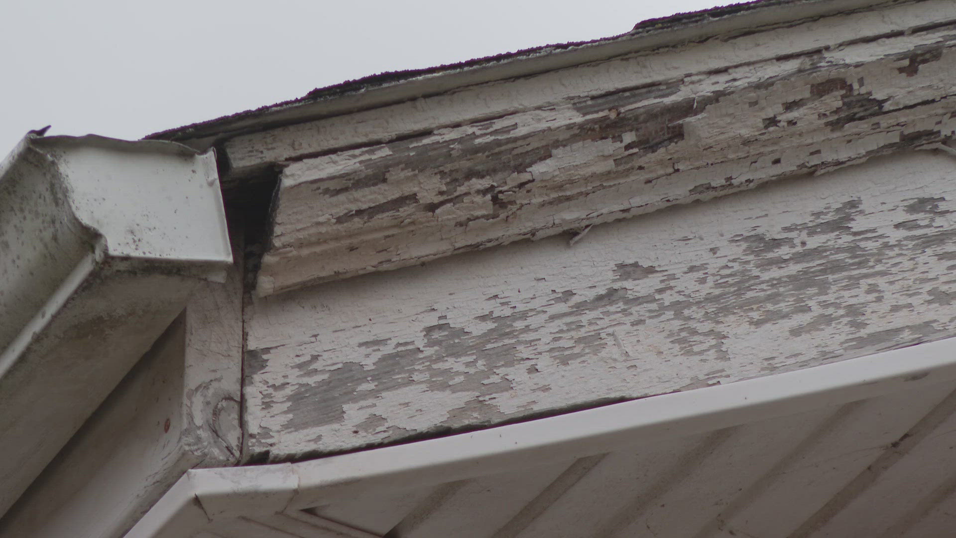 Lead paint was banned in 1978 and now, Louisville landlords renting those homes out need inspections.