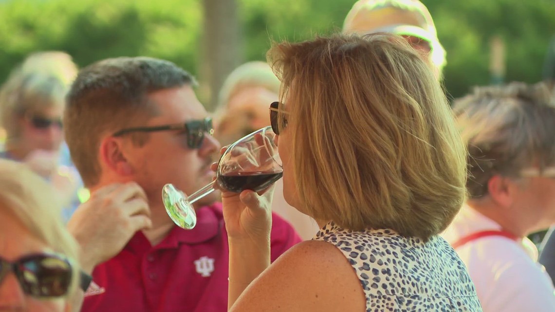 New Albany waiting for ordinance allowing outdoor drinking areas