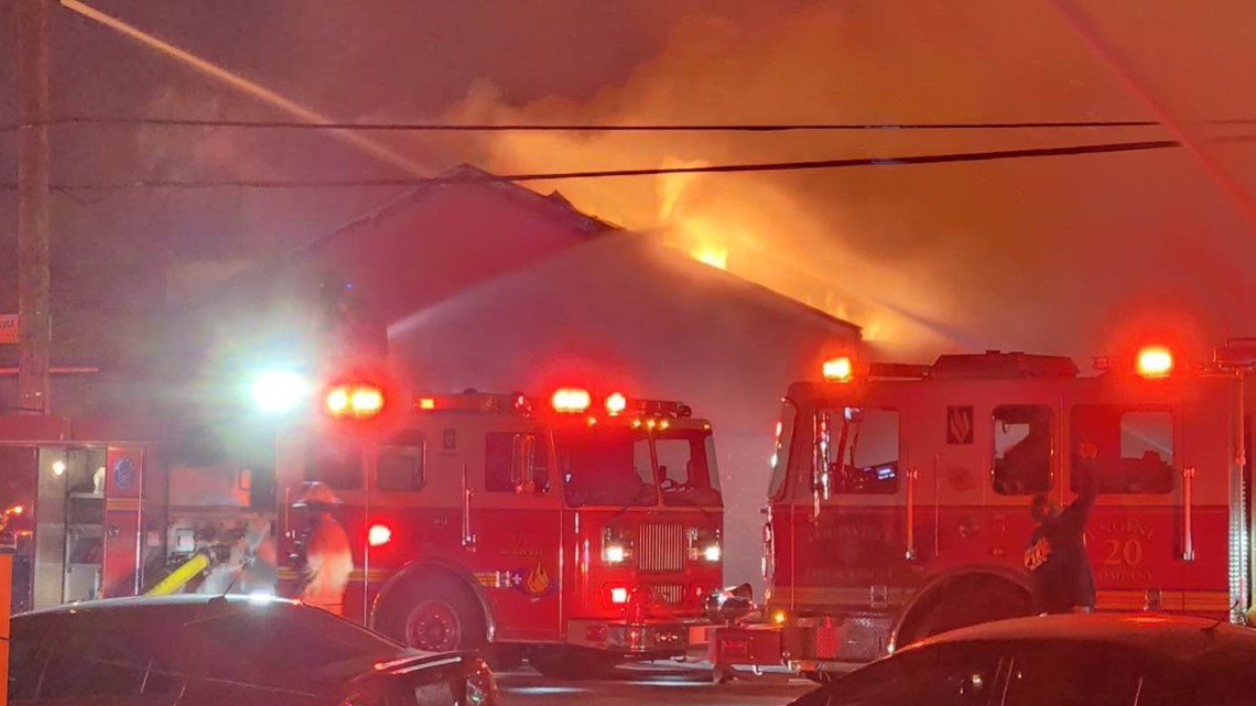 Authorities investigate vacant warehouse fire in Louisville | whas11.com