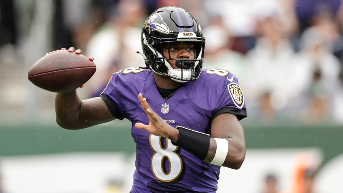 Should Ravens play out season before paying Lamar Jackson?
