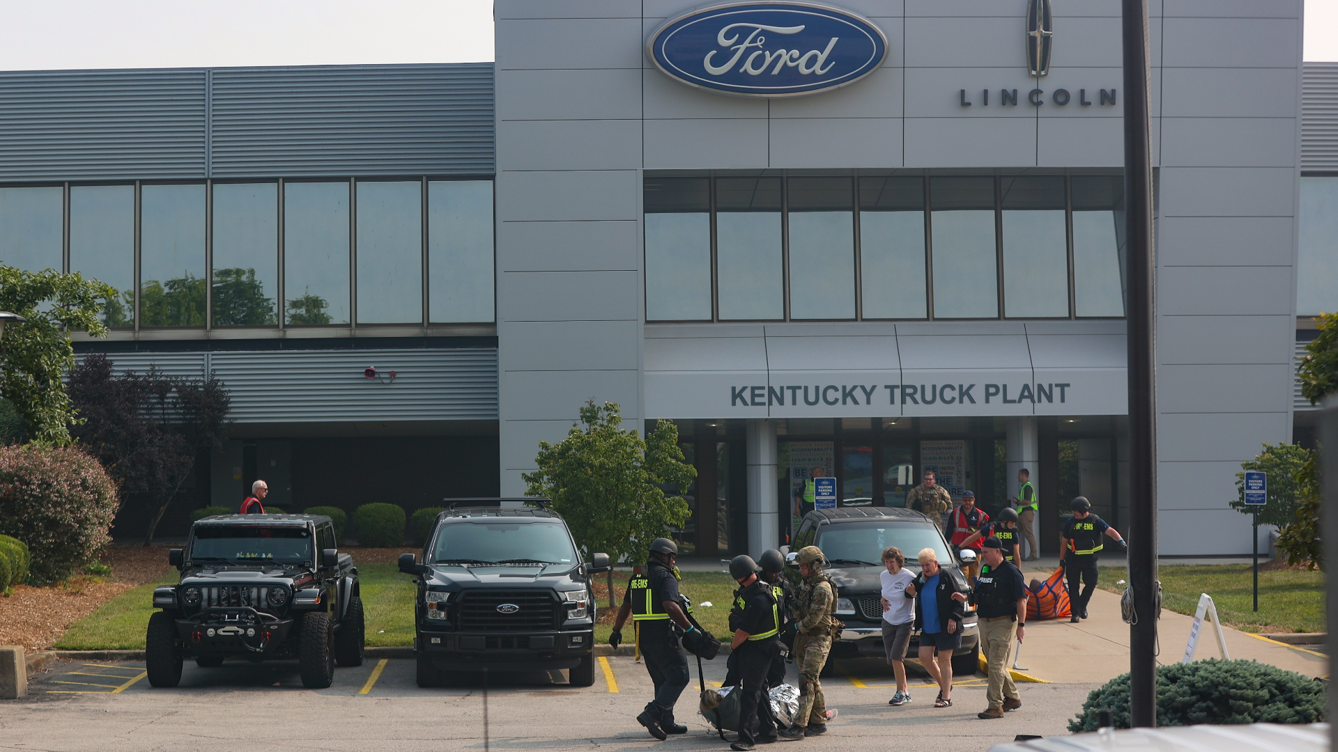 First responders participate in active shooter exercise | whas11.com