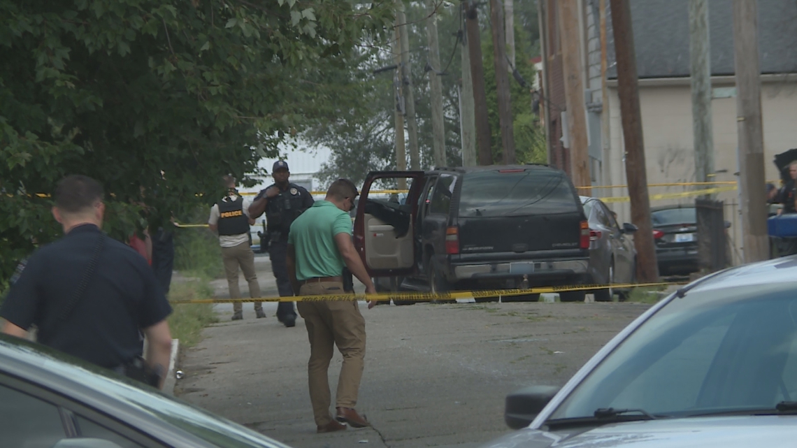 1 man killed in double shooting in Russell neighborhood | whas11.com