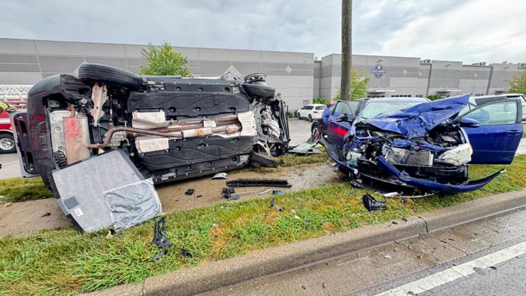 New Albany first responders tend to 2-car crash; 1 driver extricated ...