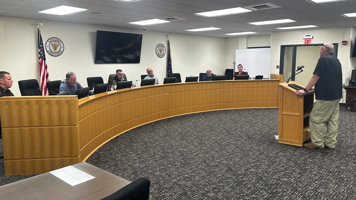 Floyd County commissioners weigh options for EMS contract - Vimarsana News