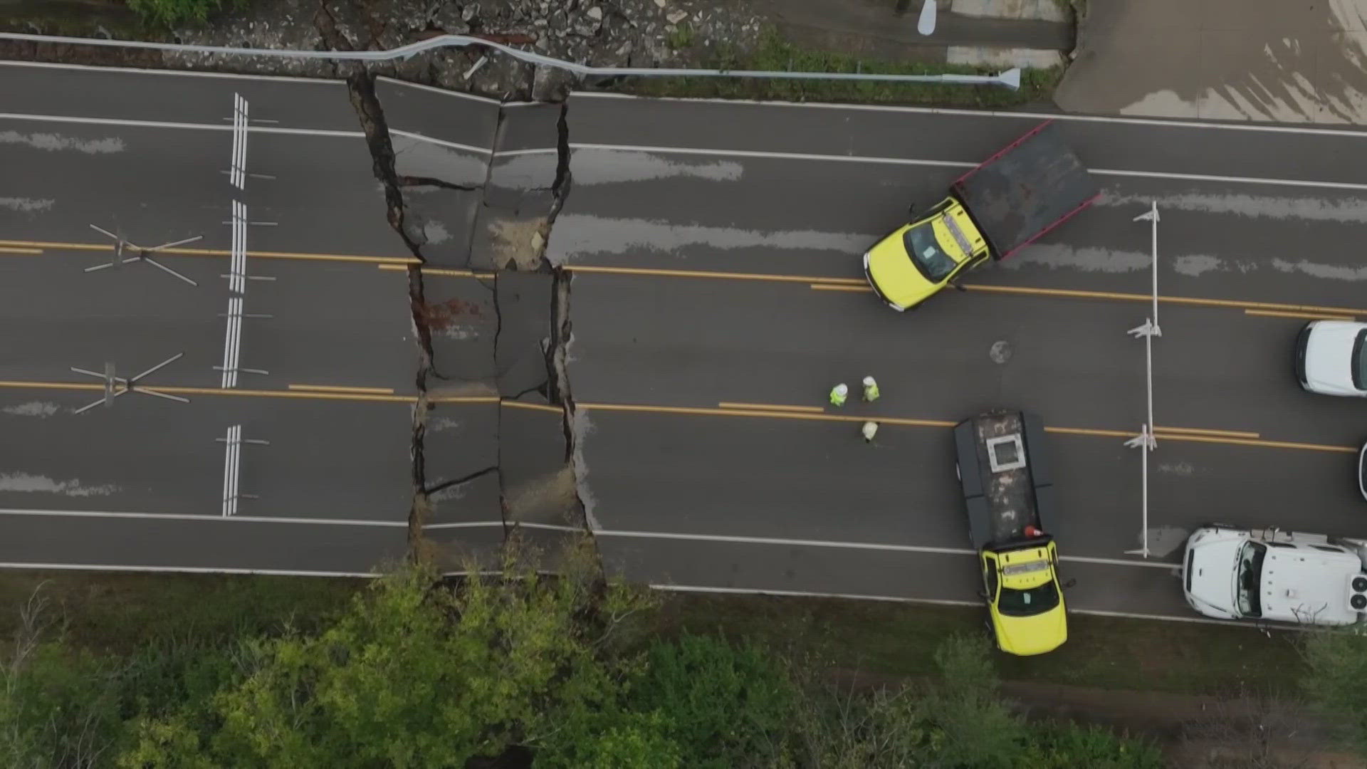 Construction crews working to rebuild part of Jeffersontown road