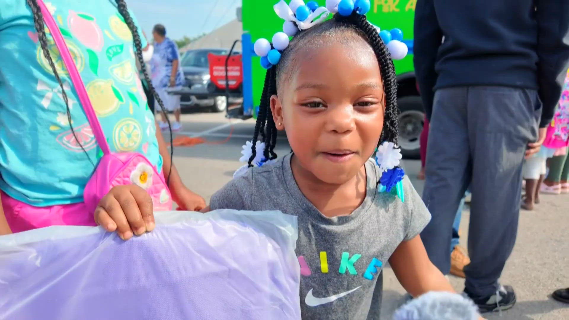 back to school first 1500 kids get backpacks tj louisville 15 inch Backpack, Kindergarten Elementary Backpack Fits Folders | Lightweight Durable Toddler Bookbag for Boys Girls, Padded Straps, Name Tag, Chest Buckle, Water-Resistant for Travel Daycare and Phthalate Louisville organizations host free back-to-school