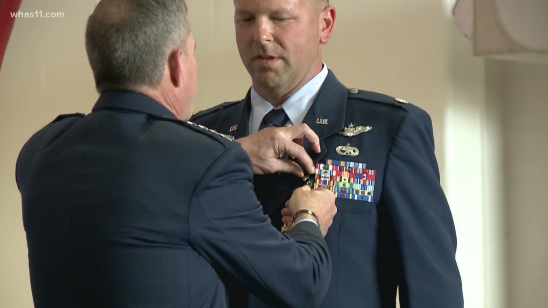 A Kentucky Air National Guard pilot was awarded with the Distinguished Flying Cross for extraordinary achievement.