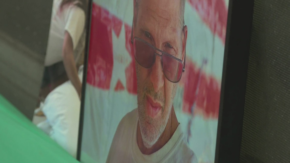 Indiana man who spreads joy with home decorations dies after colon cancer battle