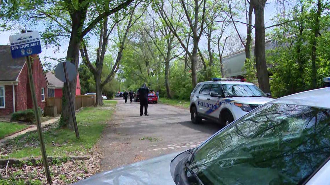 Man dead after being shot by LMPD officer during struggle | whas11.com