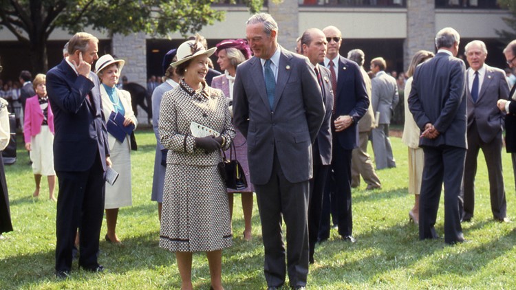 The Vault: Queen Elizabeth II's visits to Kentucky over the years