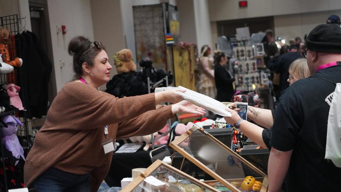 Louisville Horror Con returns to Kentucky Expo Center with stars from 'Hocus Pocus' & 'Scream'