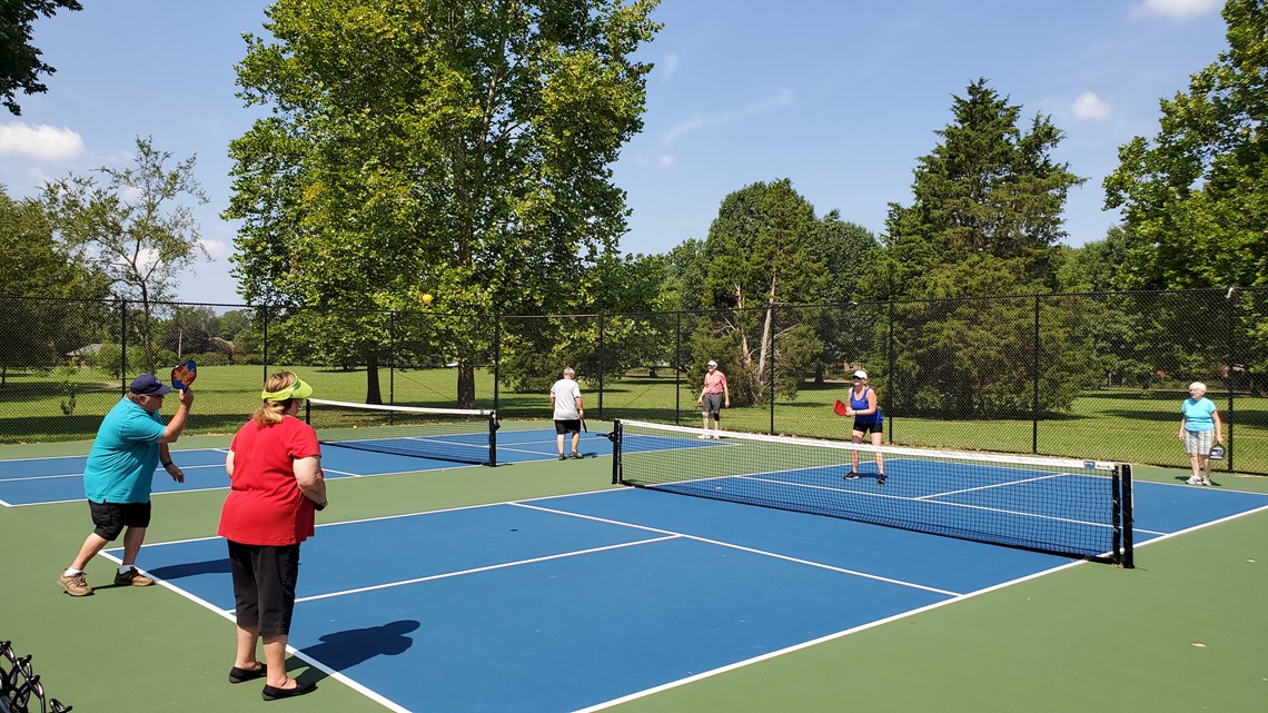 Councilwoman Parker hosts pickleball classes at Des Pres Park