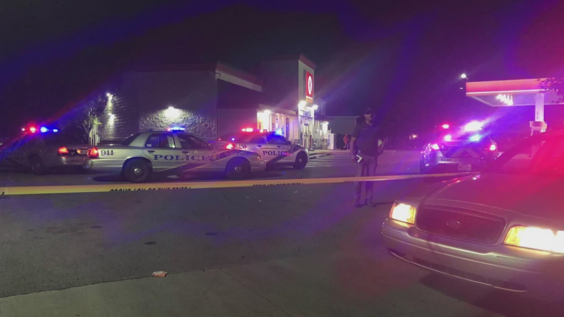 Man killed in shooting in Beechmont neighborhood, police say | whas11.com