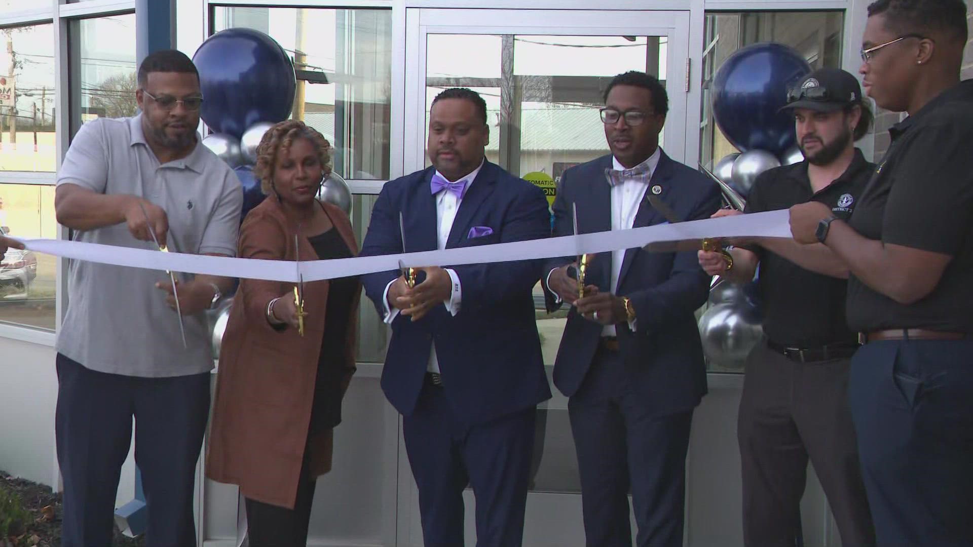 The Park DuValle Community Health Center hosted a grand opening for a new neighborhood health center on Bardstown Road.