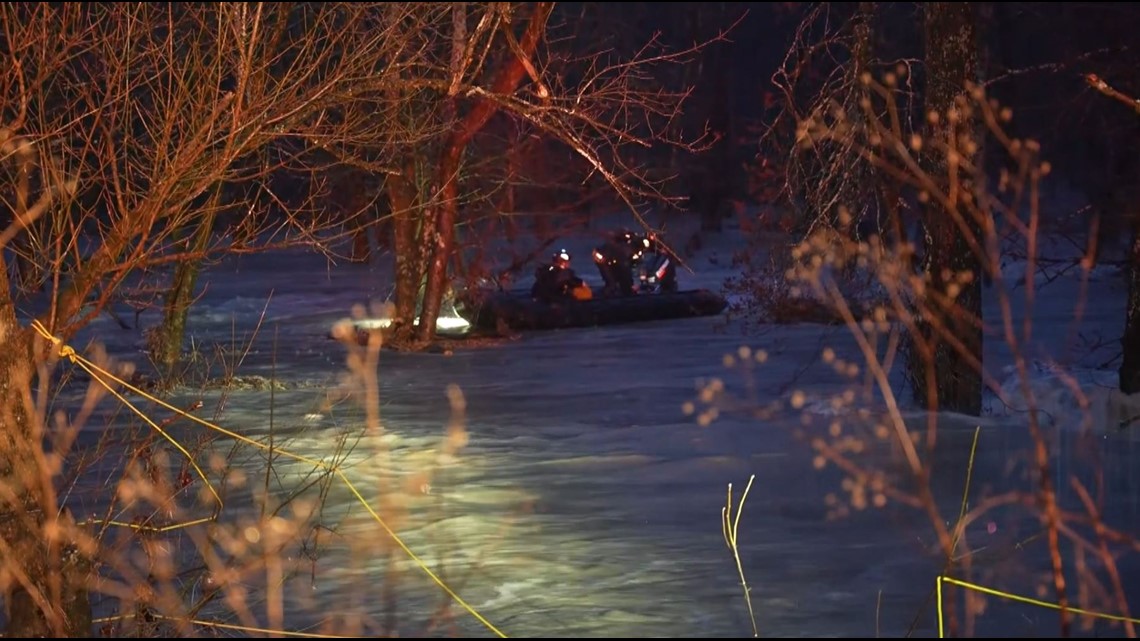 Kentucky woman holds onto tree more than 2 hours in floodwaters - Vimarsana News