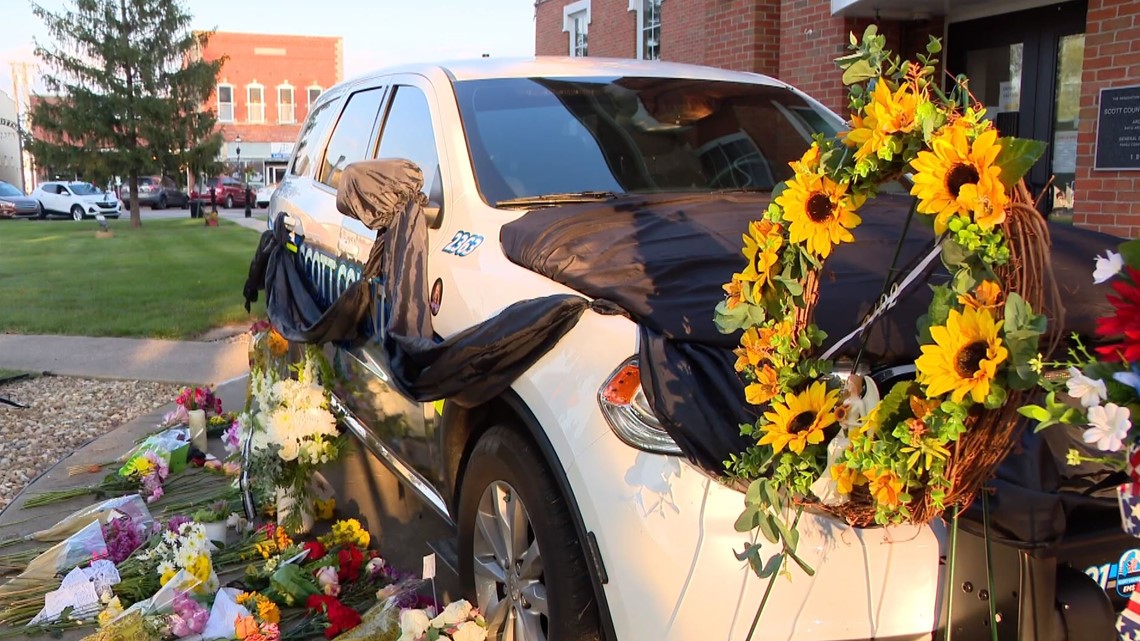 Crowd gathers to mourn Devonnia Tscheulin - Vimarsana News
