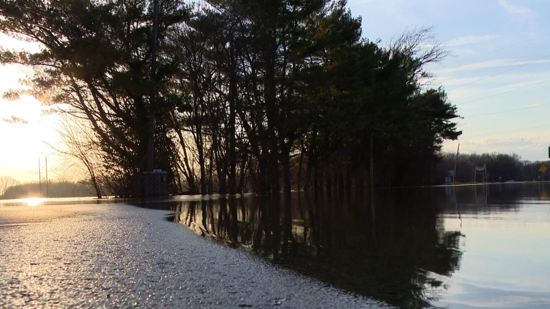 US immigration authorities arrest Spanish-language news reporter in ...