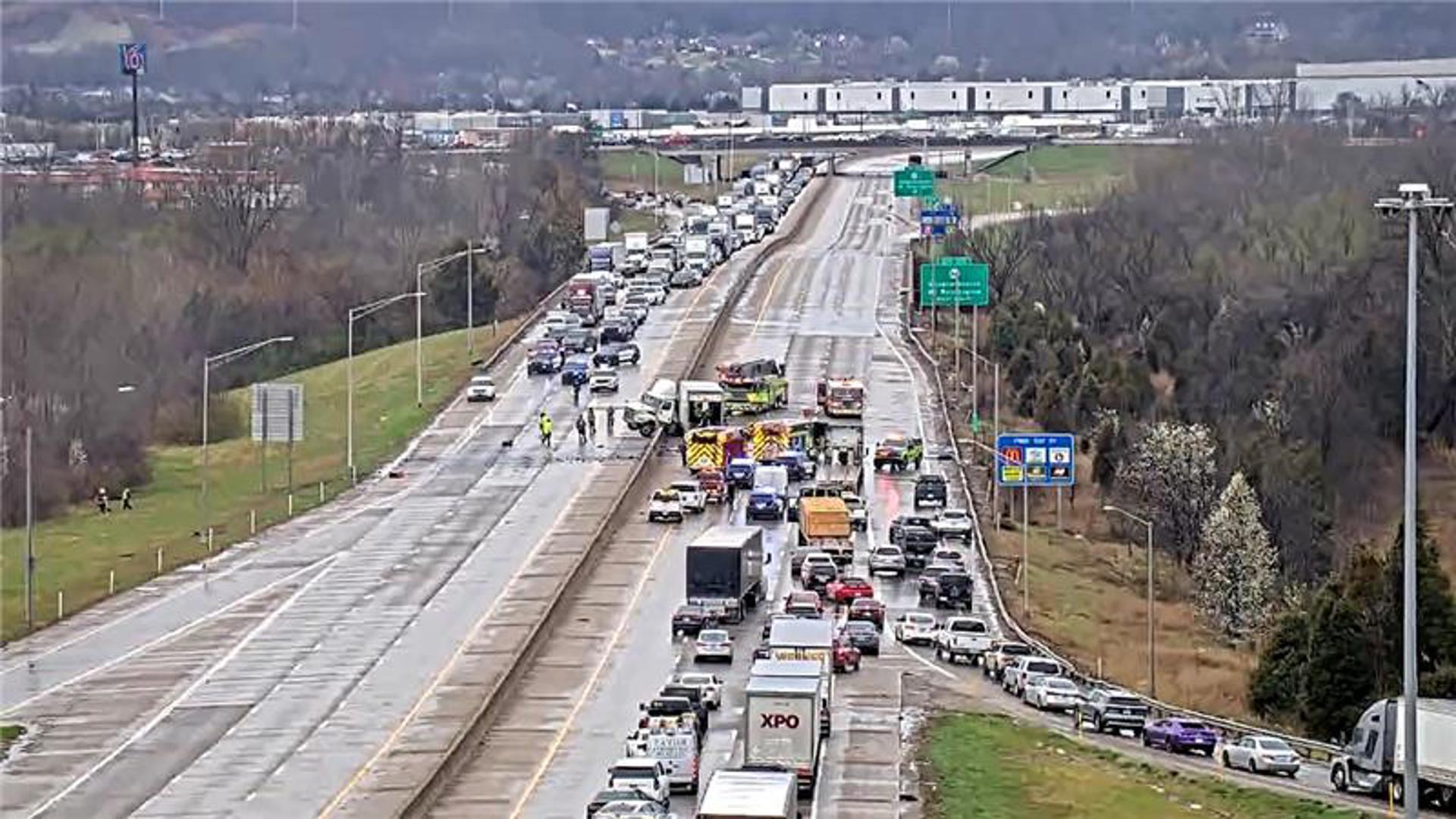 All lanes cleared after semi crash on I-65 in Shepherdsville | whas11.com