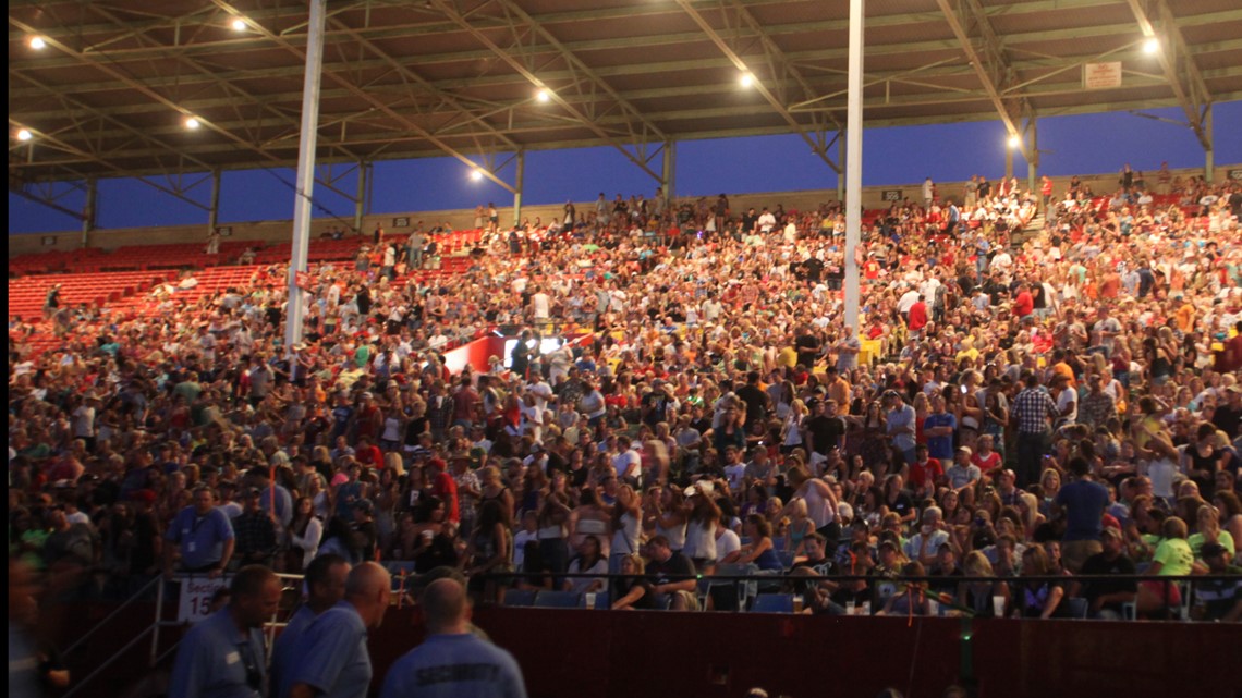 Sellout Crowd Awaits the Cardinals at FedEx Field - Burn City Sports