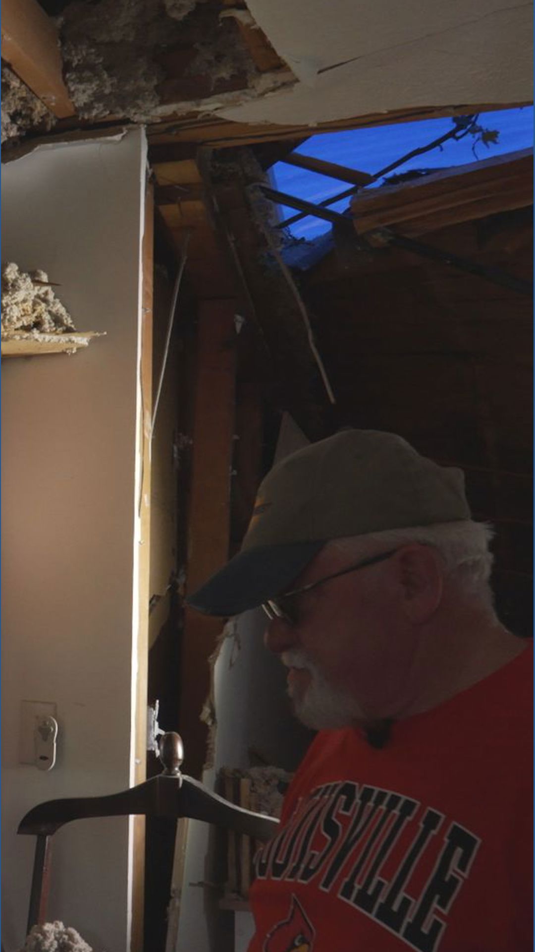 Kentucky man grateful to be alive after tree falls on home | whas11.com
