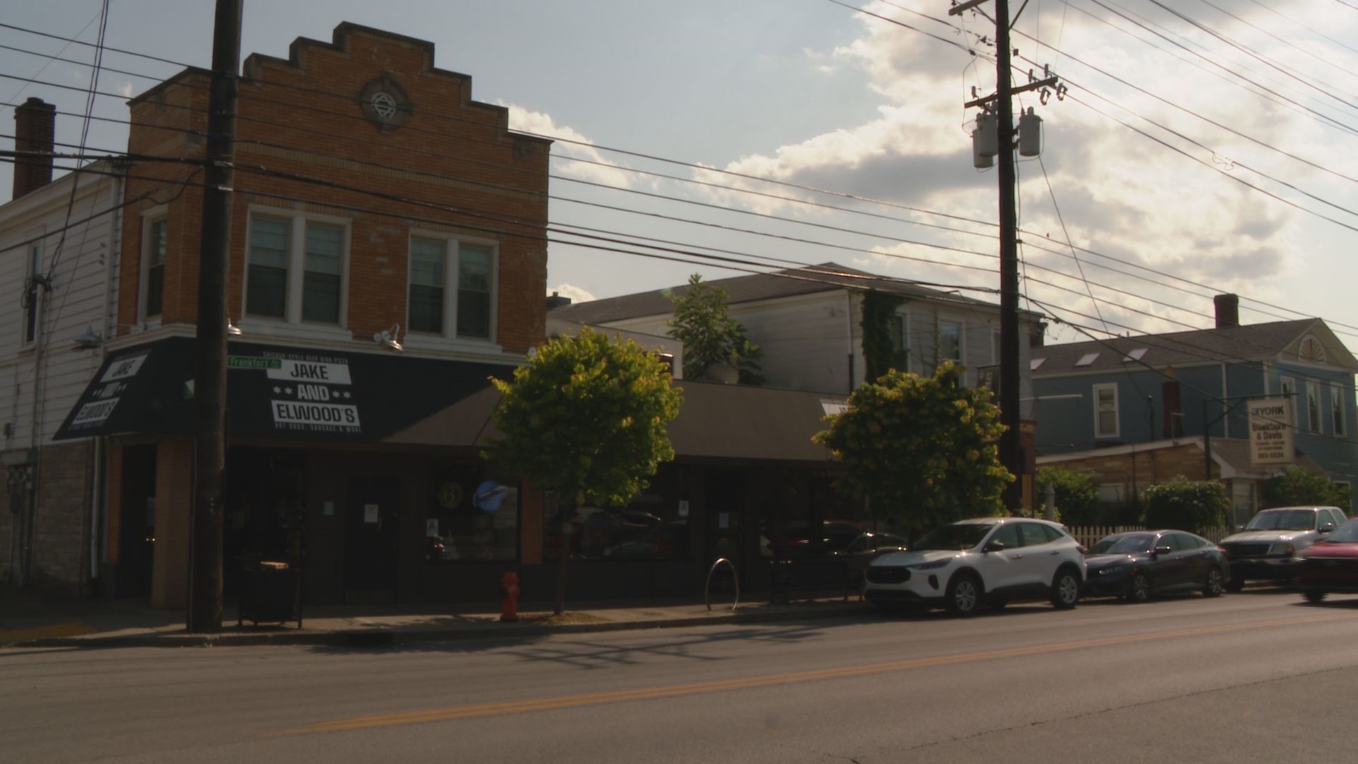 Jake and Elwood's in Louisville's Clifton neighborhood closes
