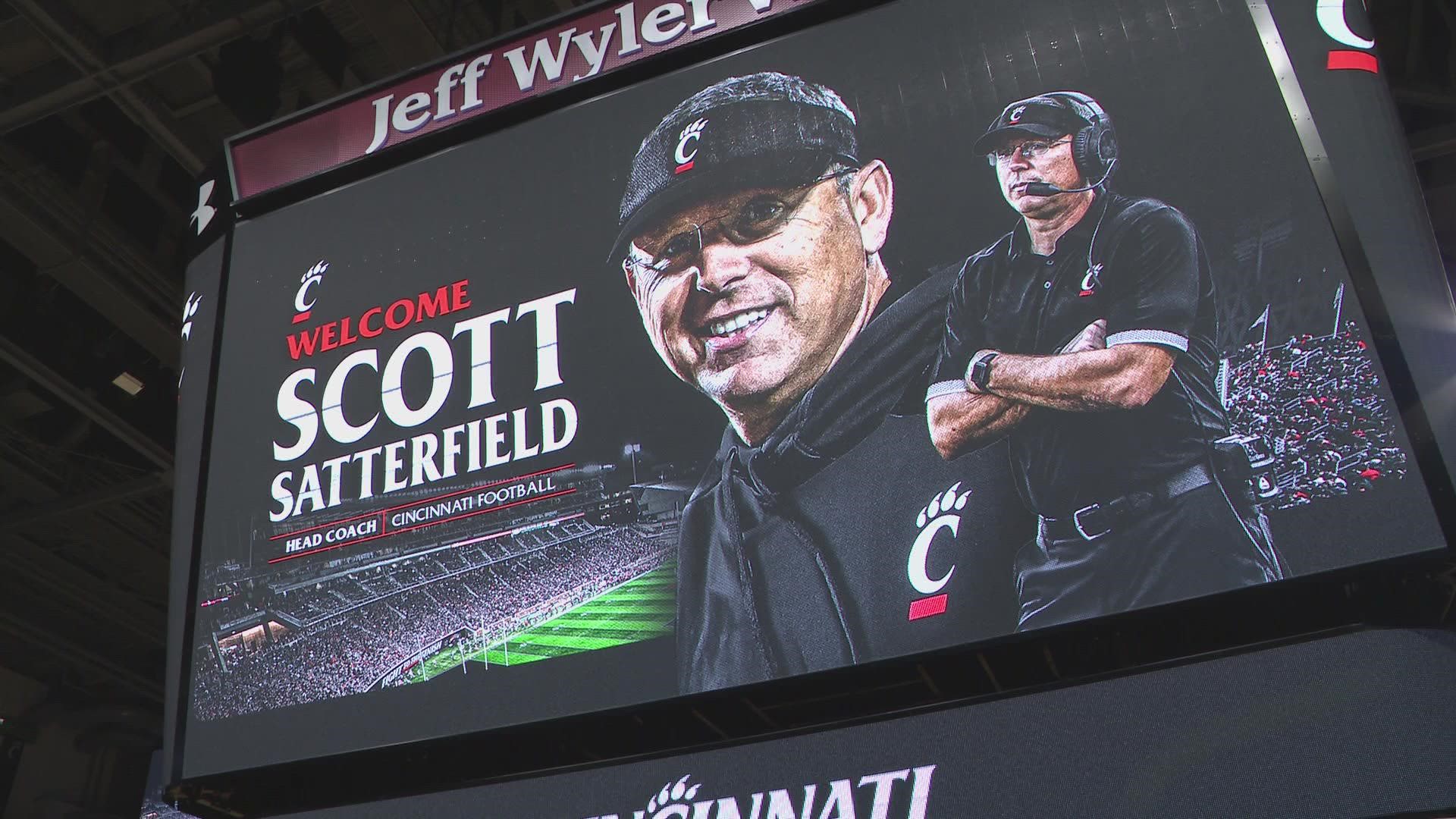 Cincinnati Bearcats hire Louisville football's Scott Satterfield |  