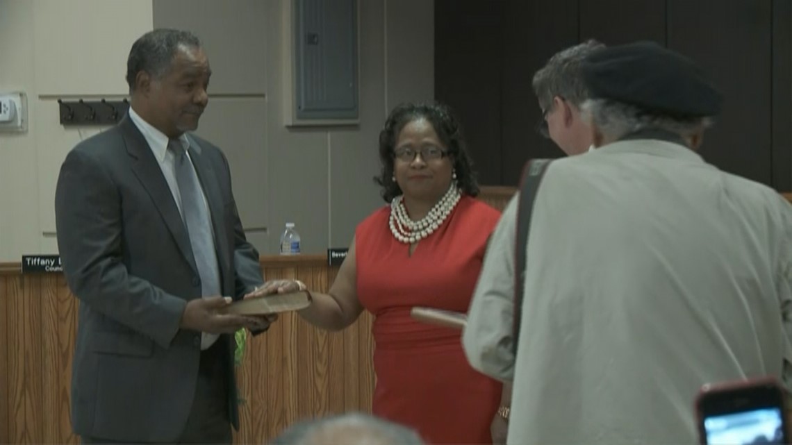 First African American mayor of Shively sworn in