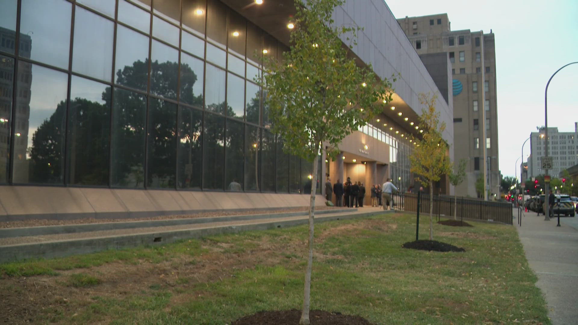 LMPD opens new headquarters in downtown Louisville | whas11.com
