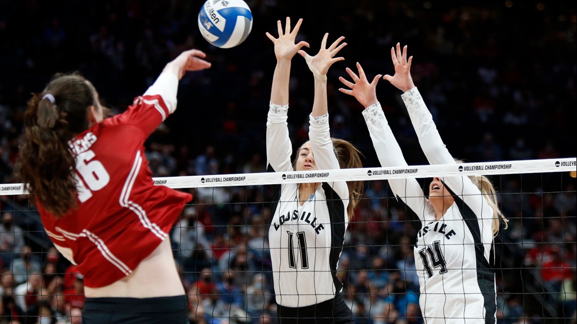 Louisville volleyball falls to Wisconsin in Final Four | whas11.com
