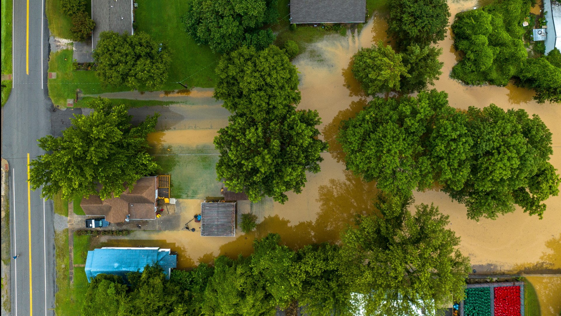 Flooding in Kentucky shuts down roads and forces some evacuations ...