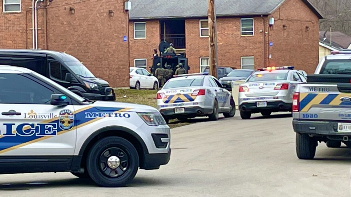 LMPD: 'Significant police activity' near Conway Middle School | whas11.com