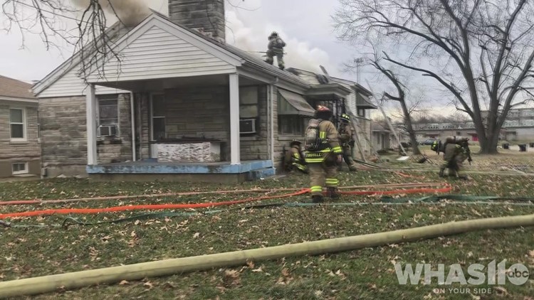 Firefighters respond to Louisville house fire, minor injury reported