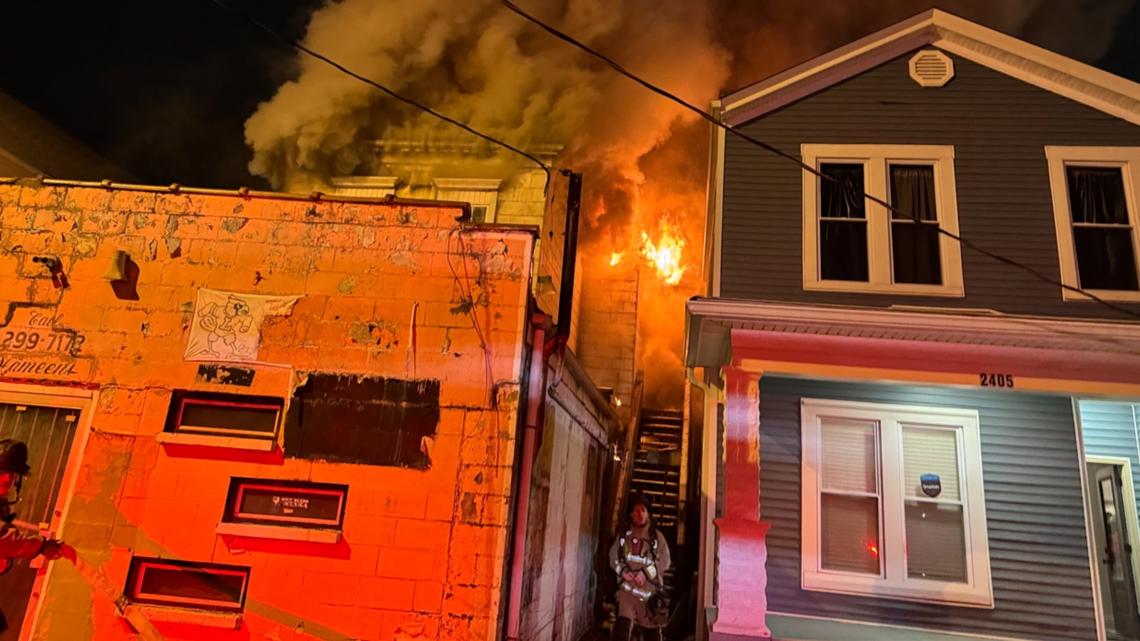 Louisville Fire fights west Louisville house fire whas11 com