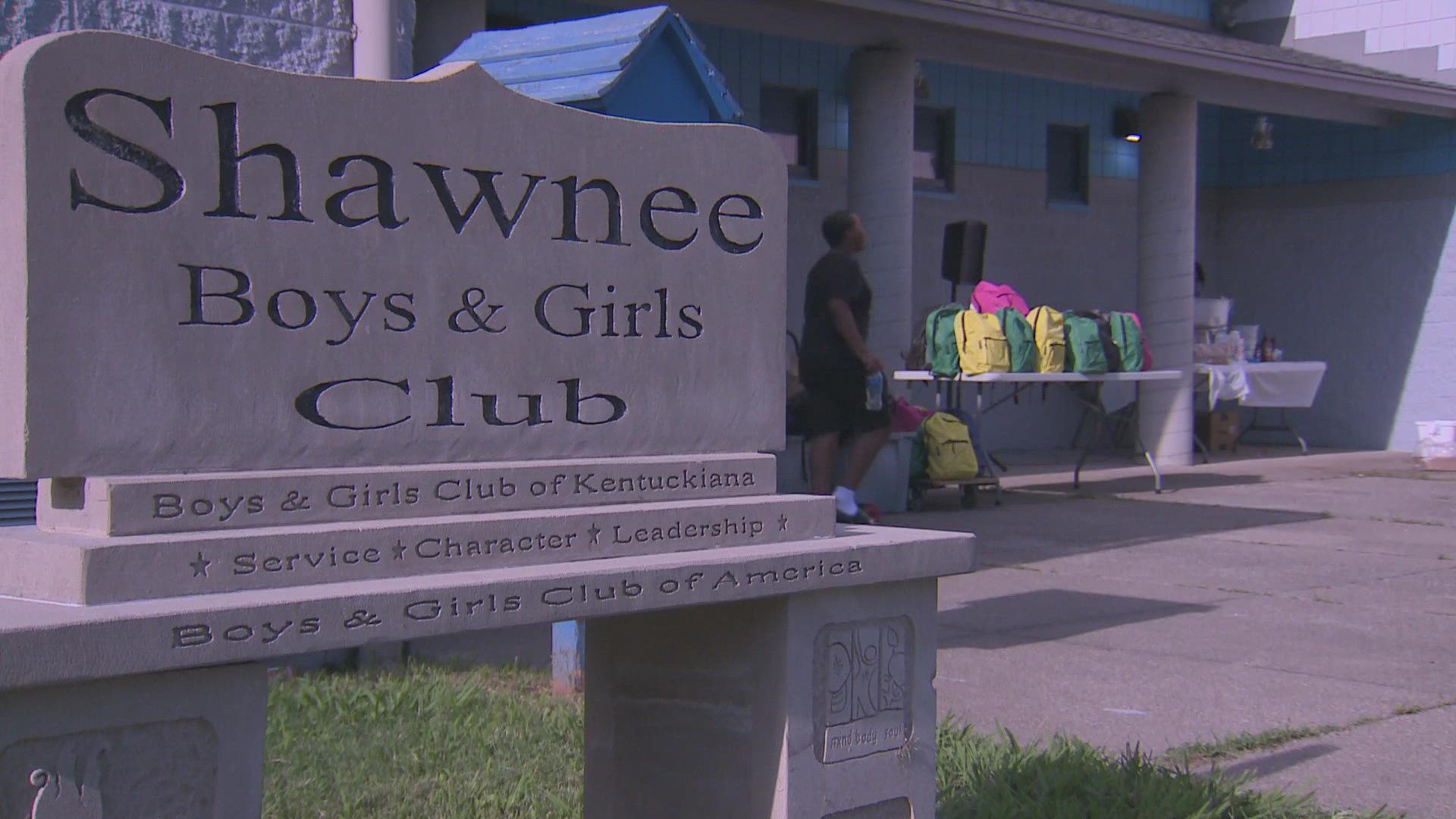 Boys Girls Club Hosts Giveaway At Back To School Bash Whas11 Com