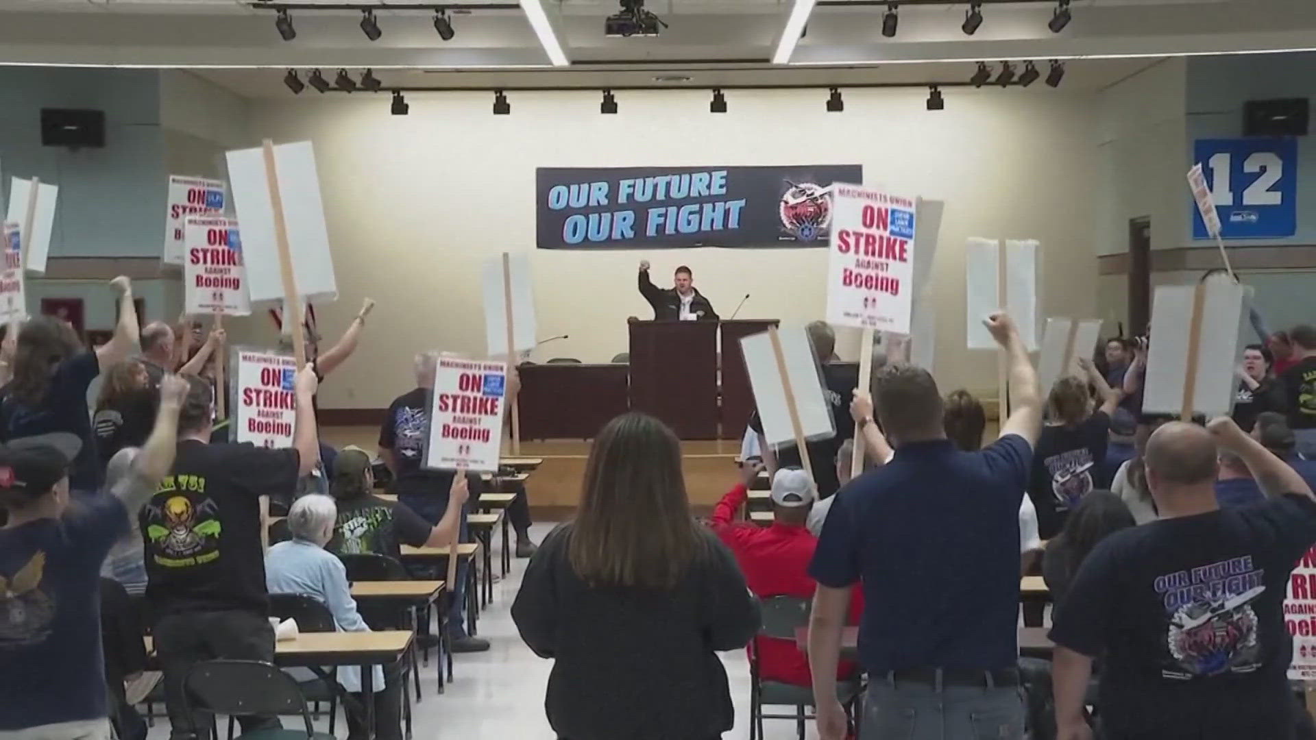 33,000 Boeing union workers walked off the job and to the picket lines.