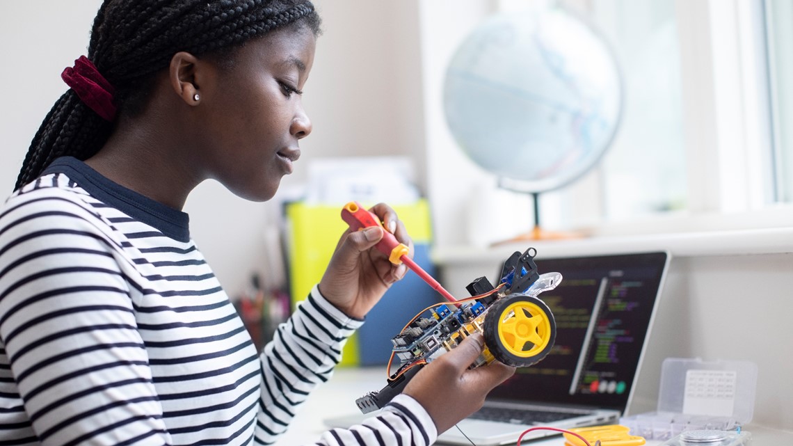 Kentucky schools prepping students for Ford jobs of the future