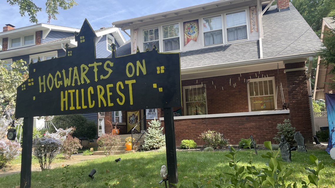 Hillcrest Avenue Halloween Street houses, decorations: Photos