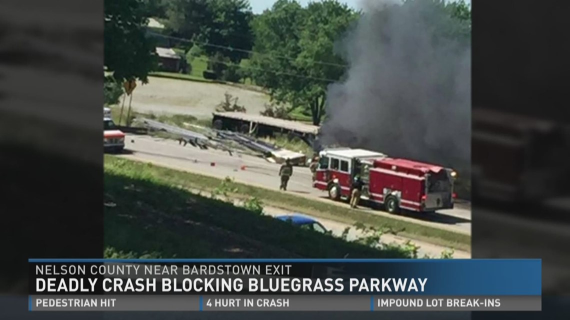 Deadly crash blocking Bluegrass Parkway