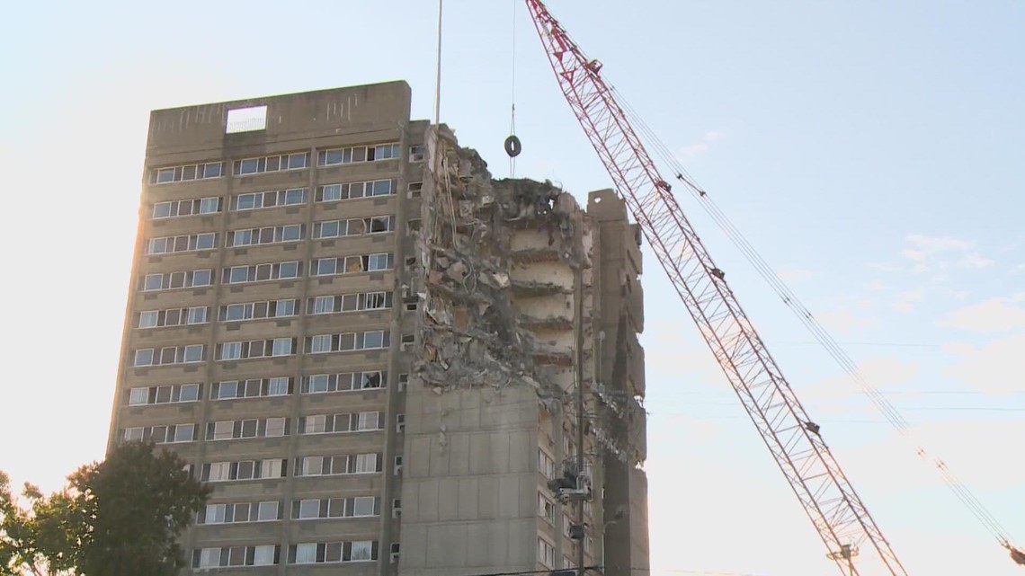 New Albany's Riverview Tower under demolition - Vimarsana News