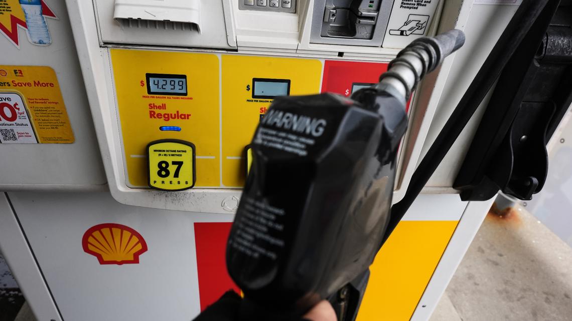 Gas prices likely to stay above $4 going into U.S. midterms, expert says
