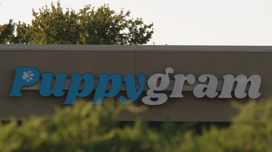 Citizens voice concerns over a Clarksville pet store