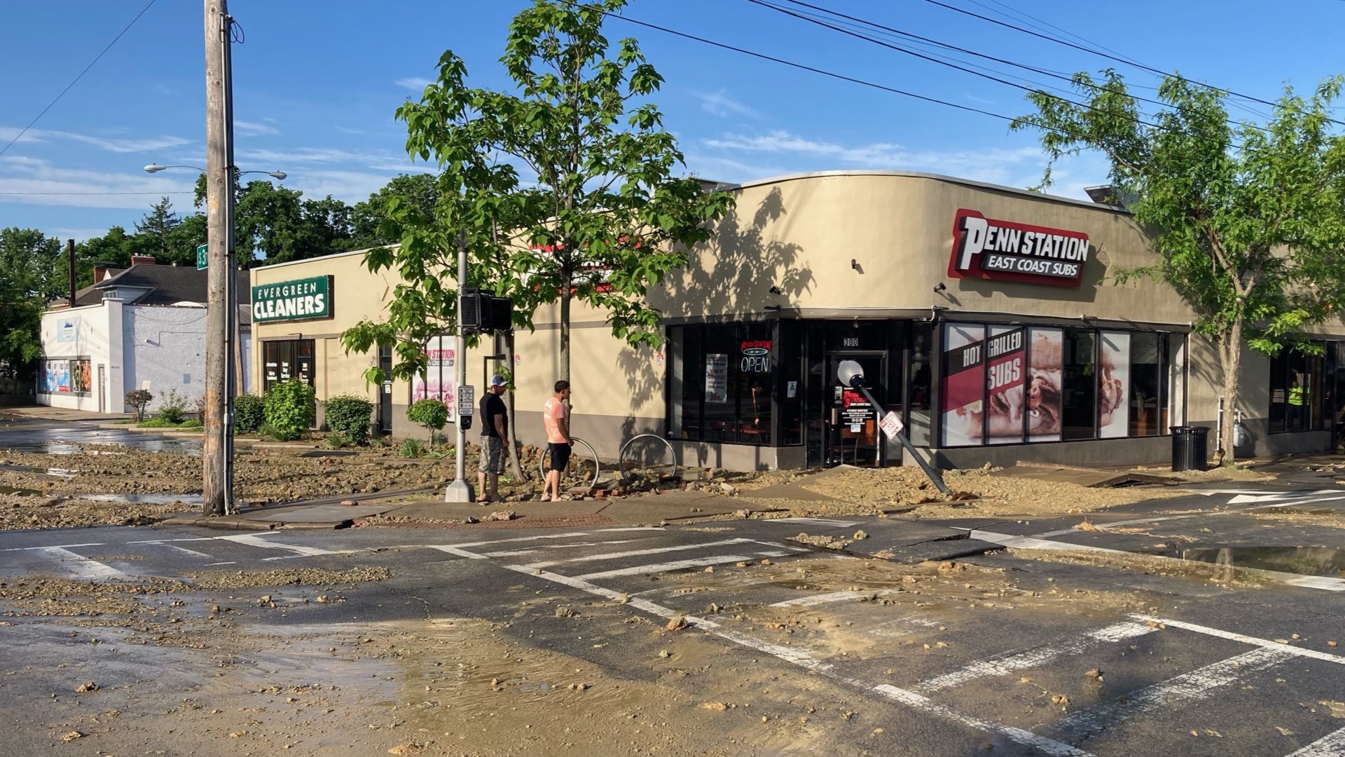 Water main break causes flooding, street closures in Beechmont