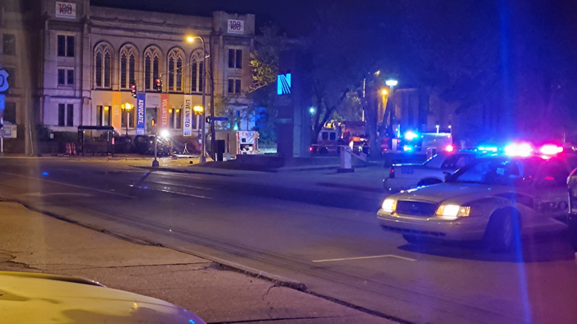 1 person dead after crash involving Louisville Metro EMS ambulance on S. Preston St. | www.bagssaleusa.com/product-category/classic-bags/