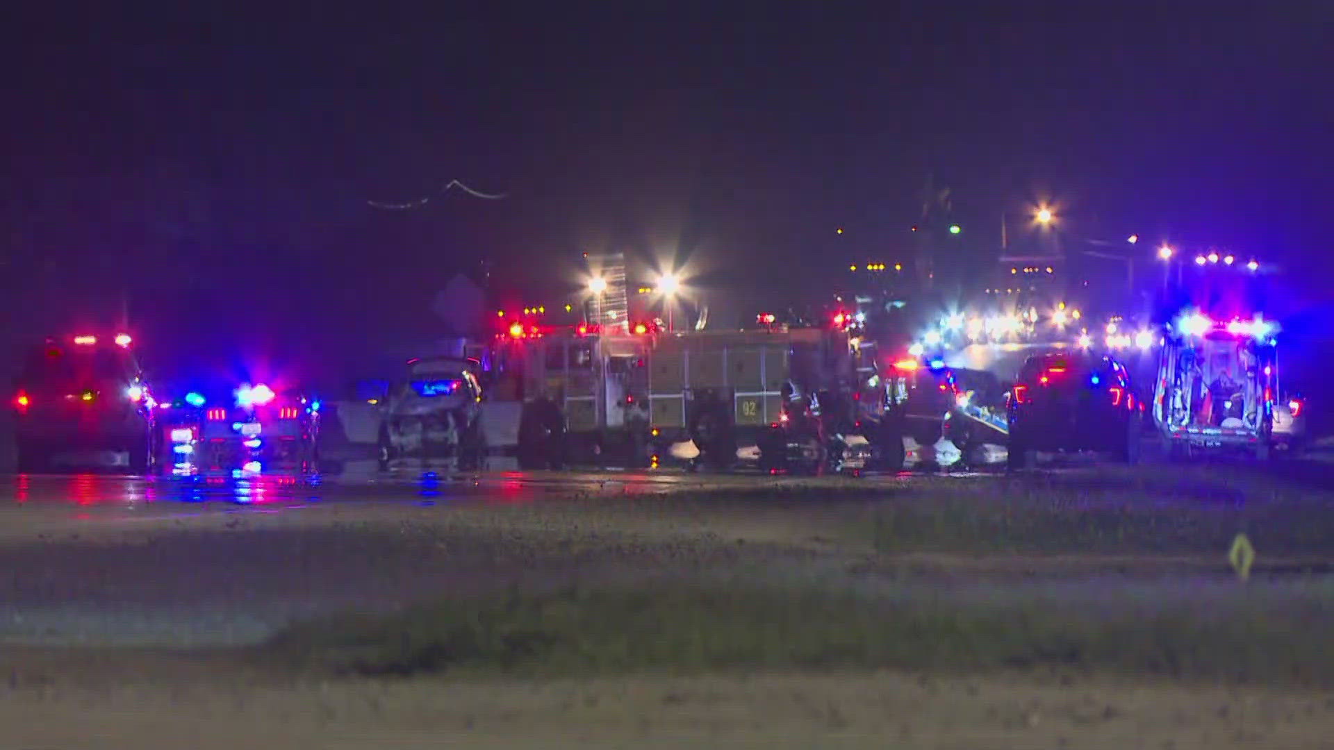 Crash shuts down part of Dixie Highway | whas11.com