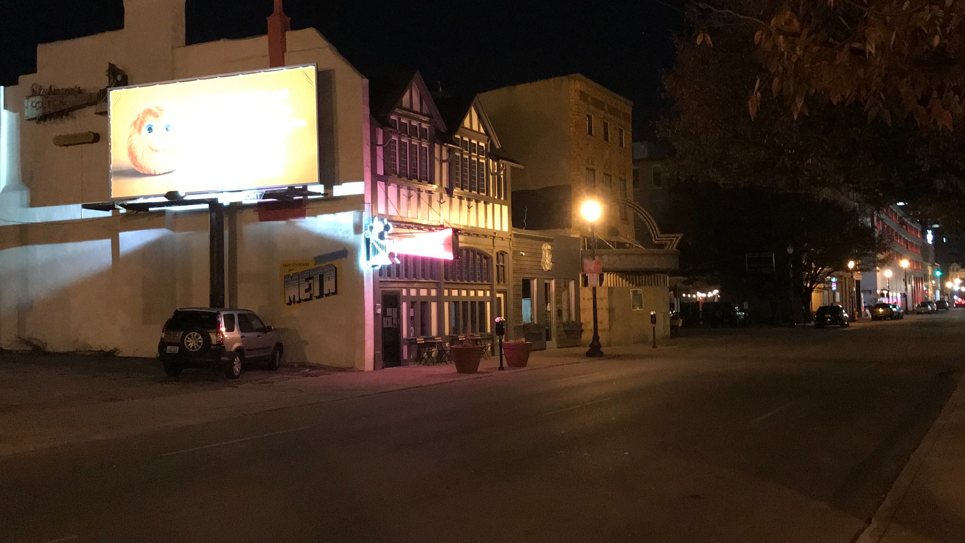 Louisville Meta bar asks governor to shutdown bars, restaurants