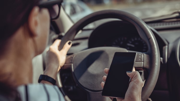 'Buckle up, phones down': Kentucky lawmaker refiles bill to strengthen distracted driving laws