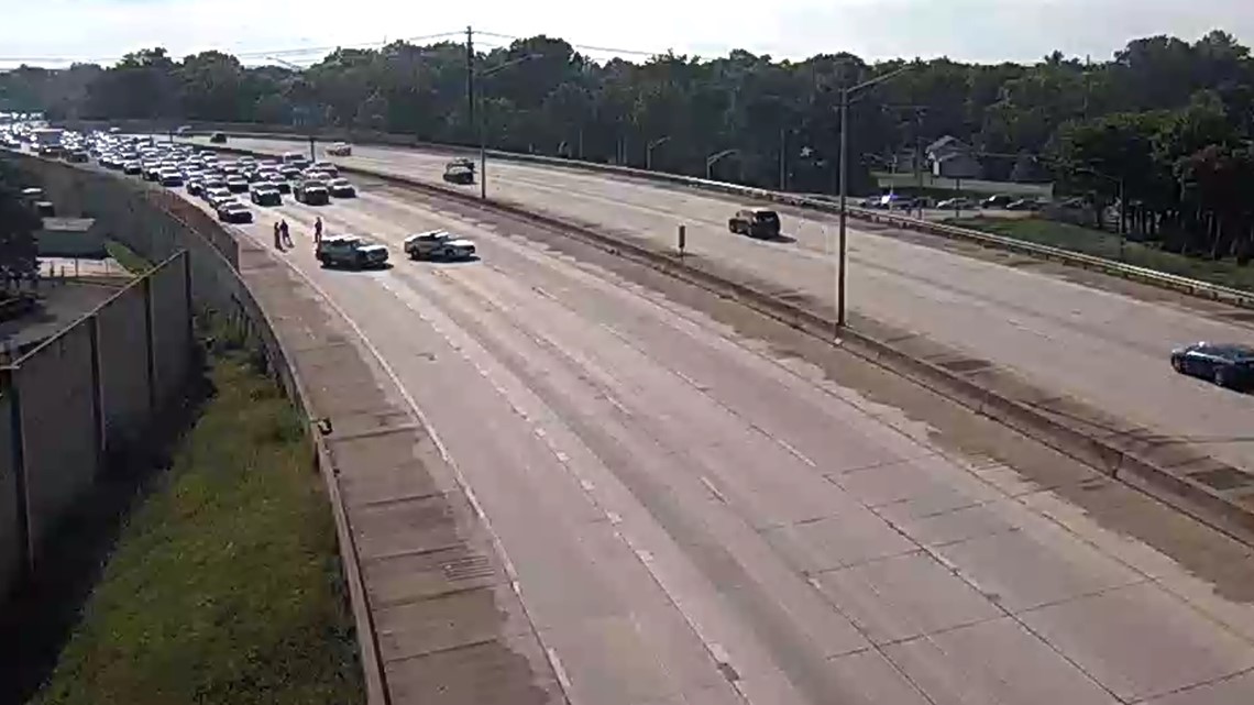 Shooting on Watterson Expressway leaves 1 injured - Vimarsana News